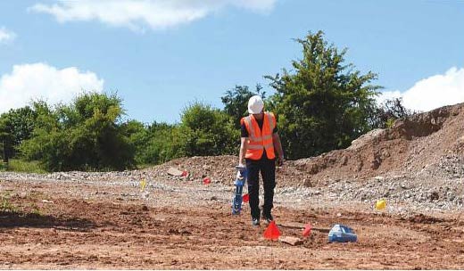 地下管線探測儀現(xiàn)場探測